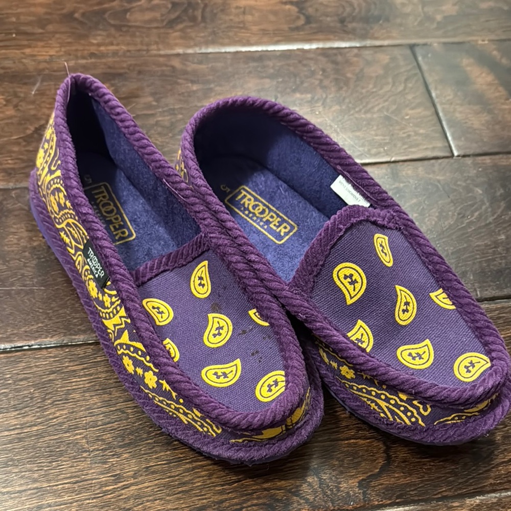 Trooper America - men’s 5/ women’s 7 Purple and Yellow slip on